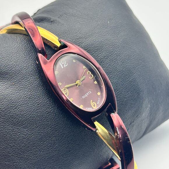 Women’s Red and Gold Women’s Quartz Watch Working New Battery - Picture 3 of 8
